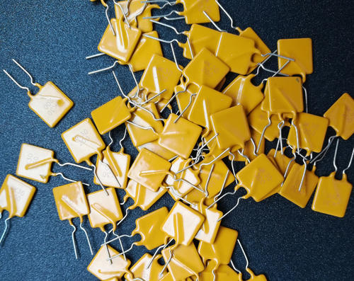 自恢復保險絲使用高分子材料制作